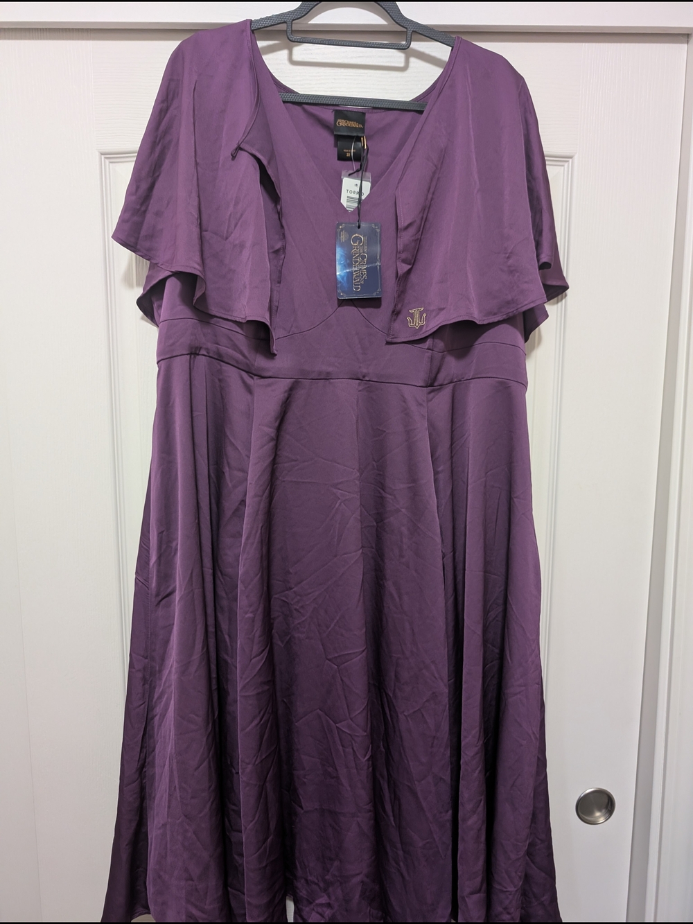 Fantastic beasts Purple Dress With Attached Cape
